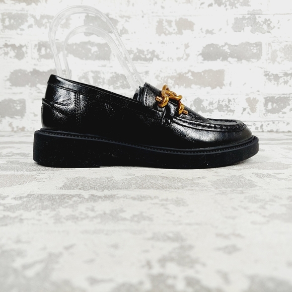 New Steve Madden Karmine Gleaming Black Leather Goldtone Hardware Loafer W945 - Picture 5 of 11